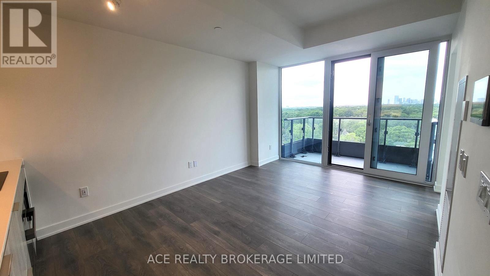 1116 - 28 Ann Street, Mississauga, Ontario  L5G 3G1 - Photo 3 - W13732554