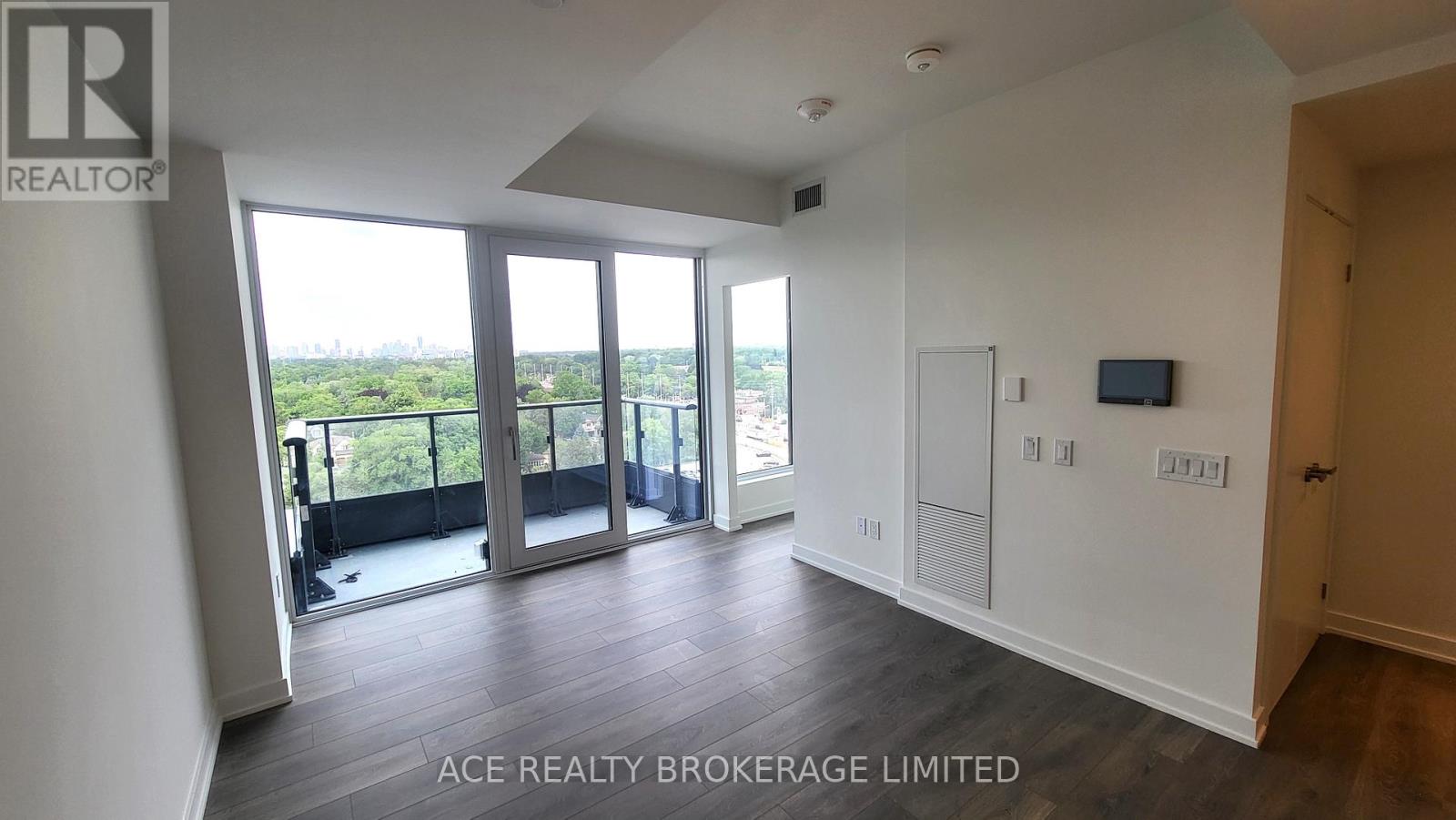 1116 - 28 Ann Street, Mississauga, Ontario  L5G 3G1 - Photo 4 - W13732554