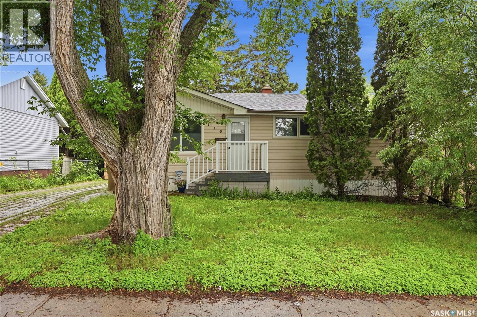 110 Mccannel Street, Regina, Saskatchewan  S4R 3V1 - Photo 2 - SK047090