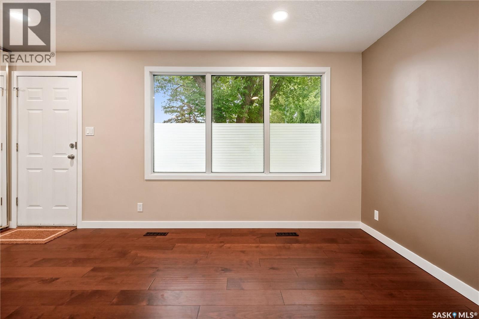 110 Mccannel Street, Regina, Saskatchewan  S4R 3V1 - Photo 4 - SK047090