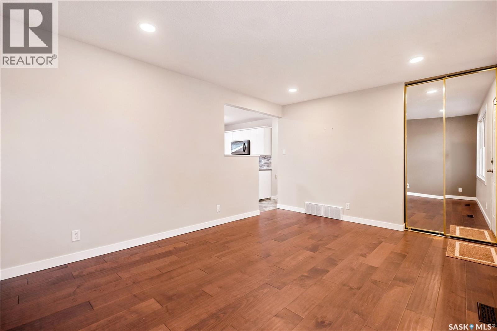 110 Mccannel Street, Regina, Saskatchewan  S4R 3V1 - Photo 7 - SK047090