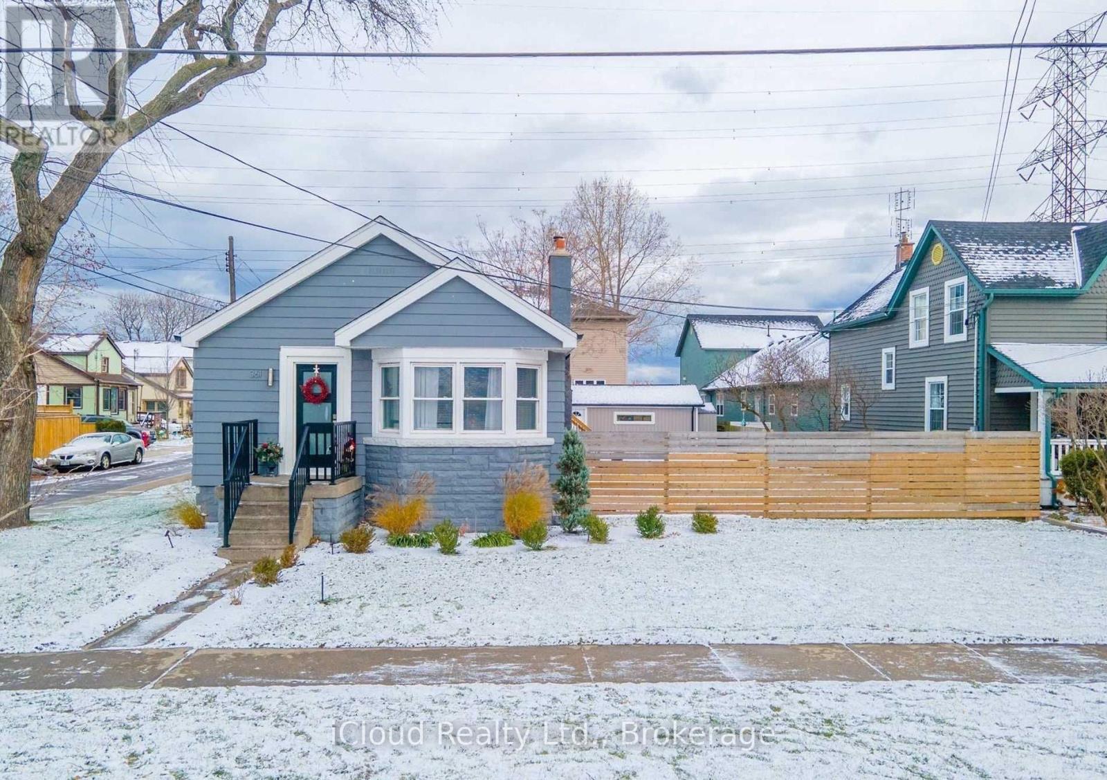 MAIN - 361 BEACH BOULEVARD W, Hamilton, Ontario