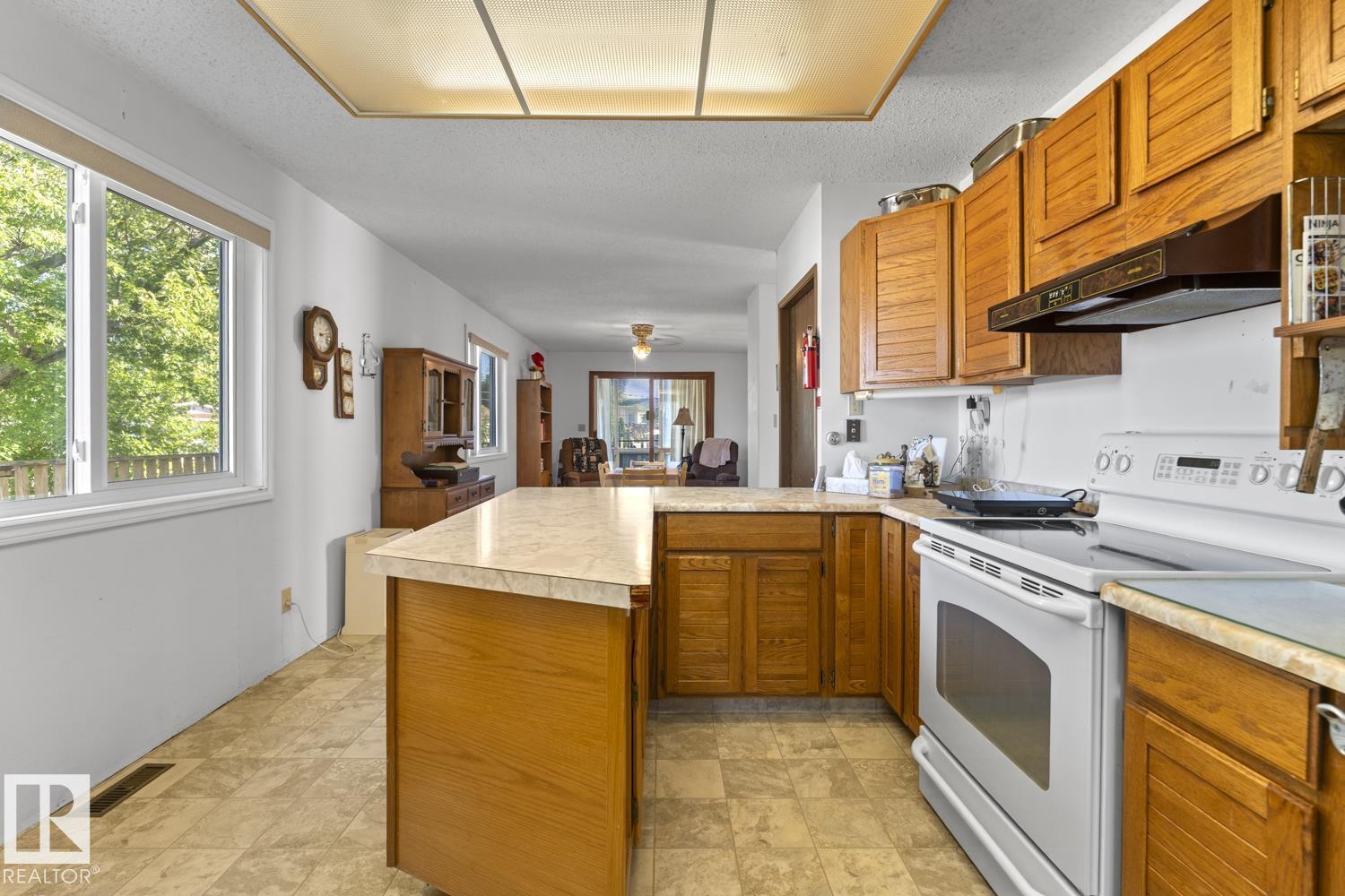 1102 13 Av, Cold Lake, Alberta  T9M 1J4 - Photo 12 - E4506444