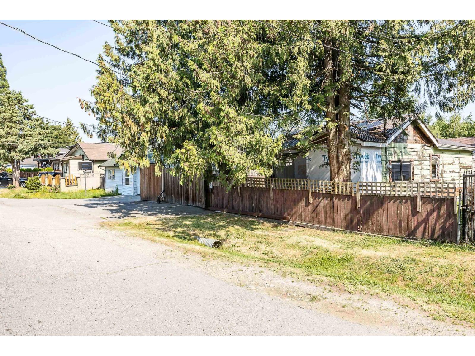 12505 114 Avenue, Surrey, British Columbia  V3V 3N8 - Photo 2 - R3155076