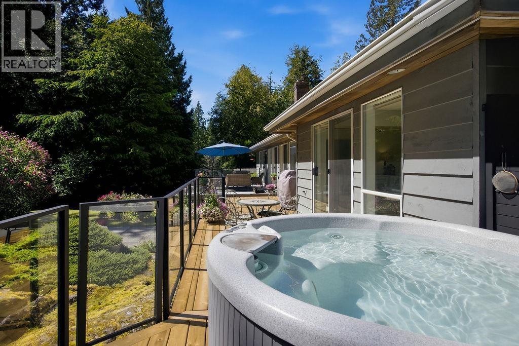7321 Redrooffs Road, Sechelt, British Columbia  V7Z 0T3 - Photo 30 - R3160324