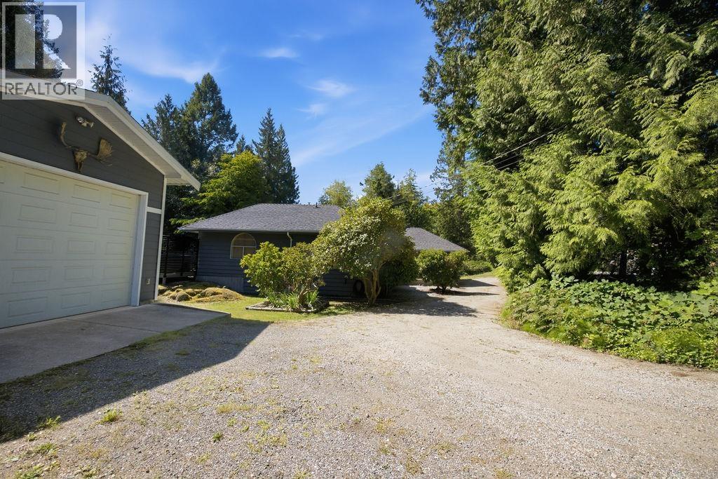 7321 Redrooffs Road, Sechelt, British Columbia  V7Z 0T3 - Photo 37 - R3160324