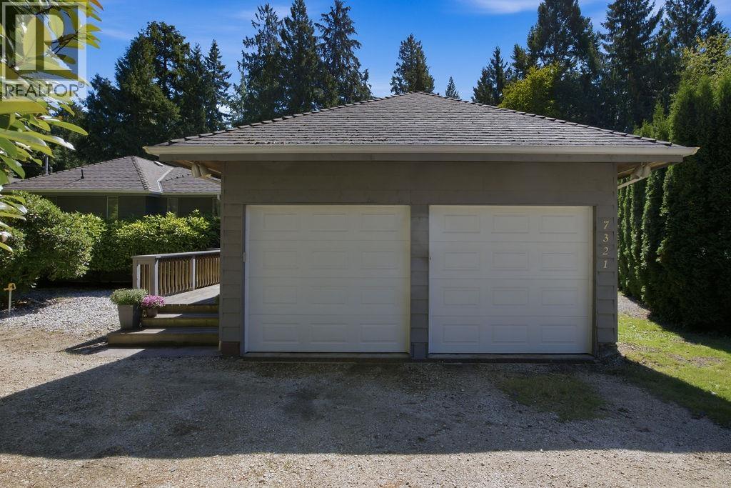 7321 Redrooffs Road, Sechelt, British Columbia  V7Z 0T3 - Photo 39 - R3160324