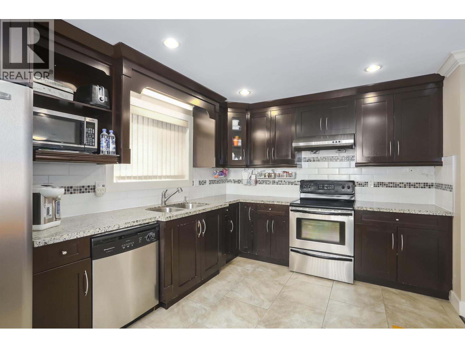 213 Hume Street, New Westminster, British Columbia  V3M 5N6 - Photo 13 - R3118024