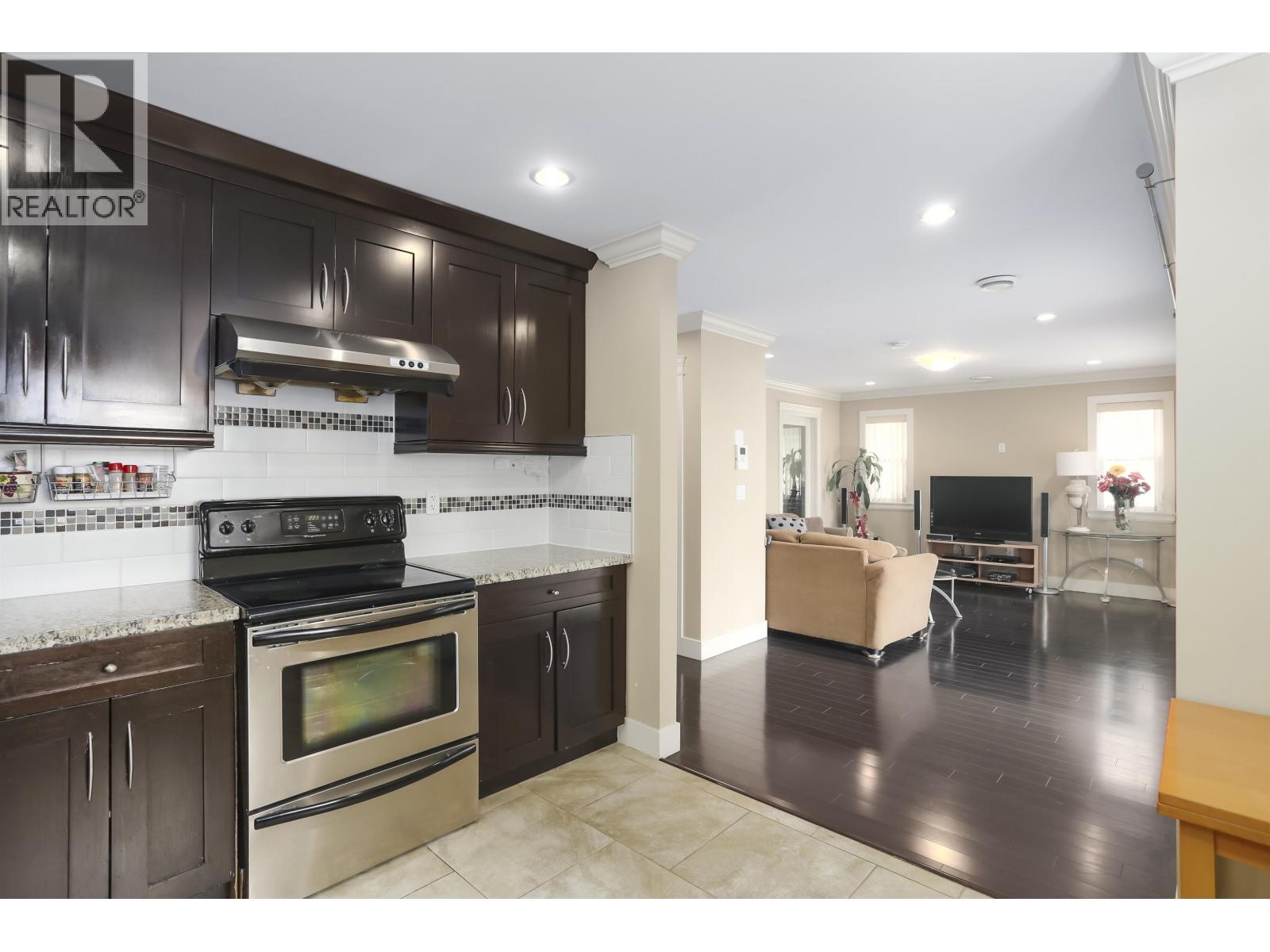 213 Hume Street, New Westminster, British Columbia  V3M 5N6 - Photo 14 - R3118024