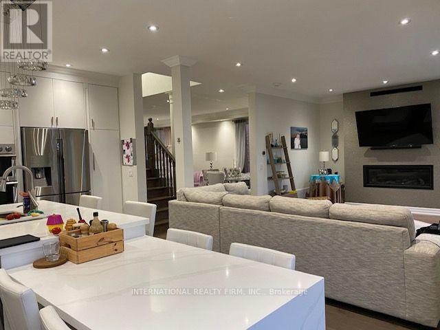 74 Regatta Avenue, Richmond Hill, Ontario  L4E 4R1 - Photo 12 - N13729040