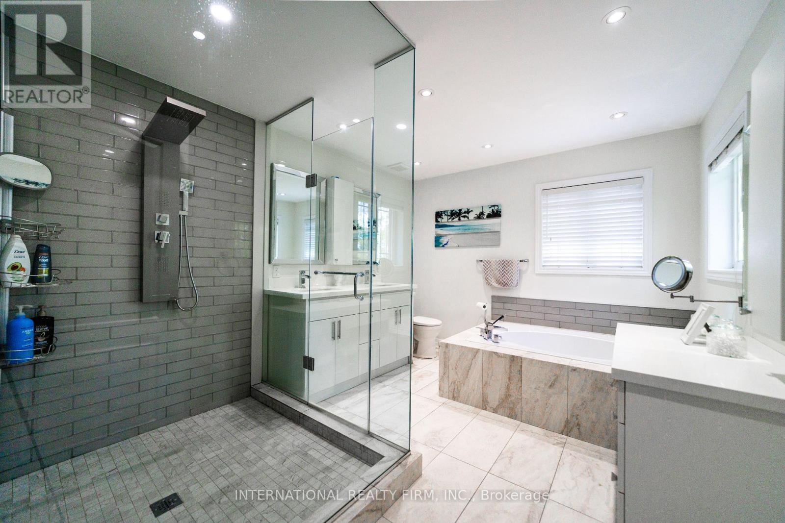 74 Regatta Avenue, Richmond Hill, Ontario  L4E 4R1 - Photo 29 - N13729040