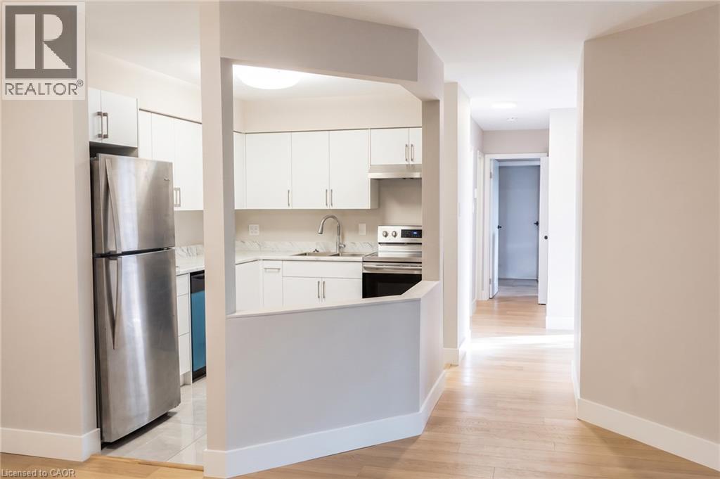 3085 KINGSWAY Drive Unit# 16, Kitchener, Ontario