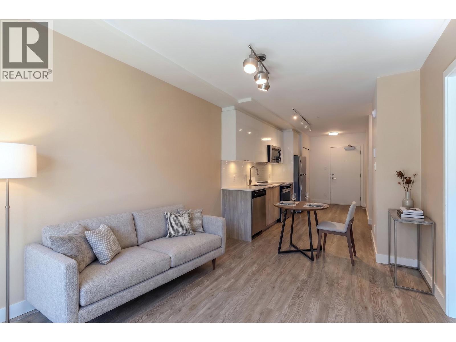 203 37881 Cleveland Avenue, Squamish, British Columbia  V8B 0Z7 - Photo 2 - R3160323