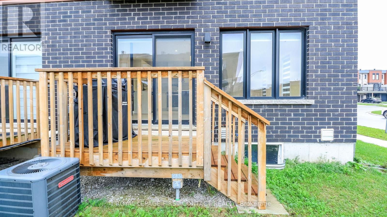 92 Fairlane Avenue, Barrie (Painswick South), Ontario  L9J 0M9 - Photo 10 - S13732774