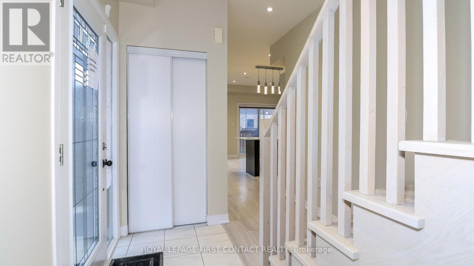 92 Fairlane Avenue, Barrie (Painswick South), Ontario  L9J 0M9 - Photo 13 - S13732774