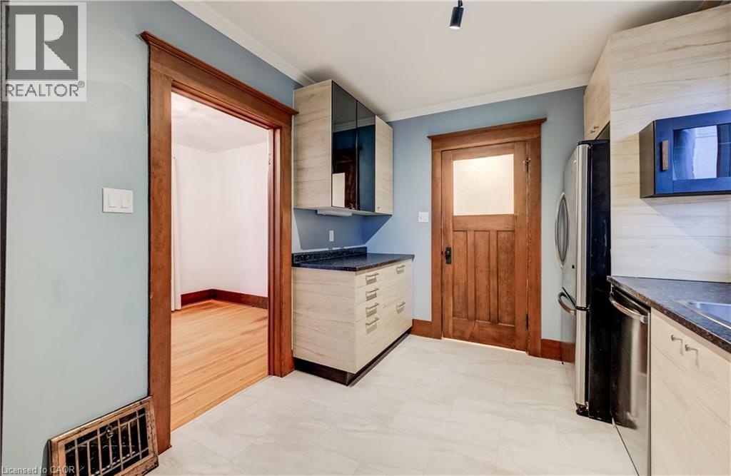156 Glasgow Street, Kitchener, Ontario  N2G 2G9 - Photo 12 - 40859797