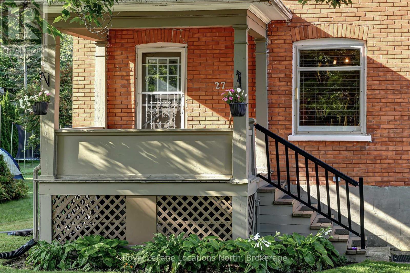 27 Edwin Street E, Meaford, Ontario N4L 1C4 - Photo 2 - X13732654