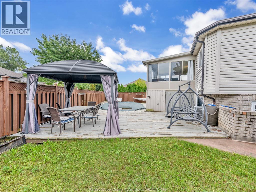 11143 Ancona Crescent, Windsor, Ontario  N8R 2K2 - Photo 7 - 26021124