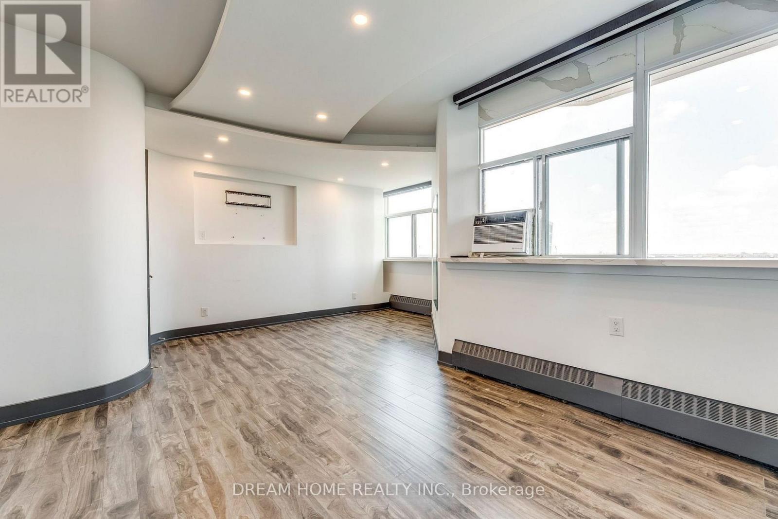 1010 - 2301 Derry Road W, Mississauga, Ontario  L5N 2R4 - Photo 5 - W13732754