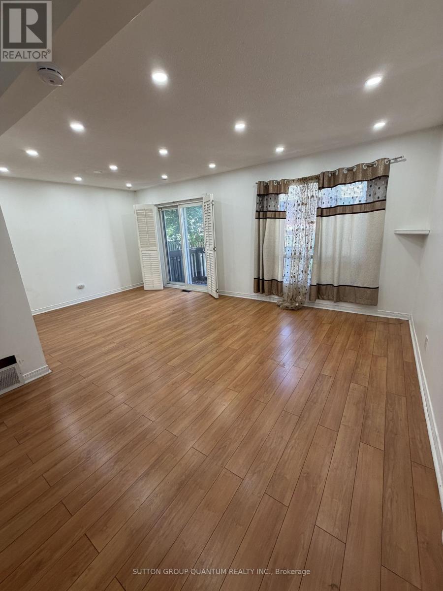 48 Carleton Place S, Brampton, Ontario  L6T 3Z4 - Photo 5 - W13732762