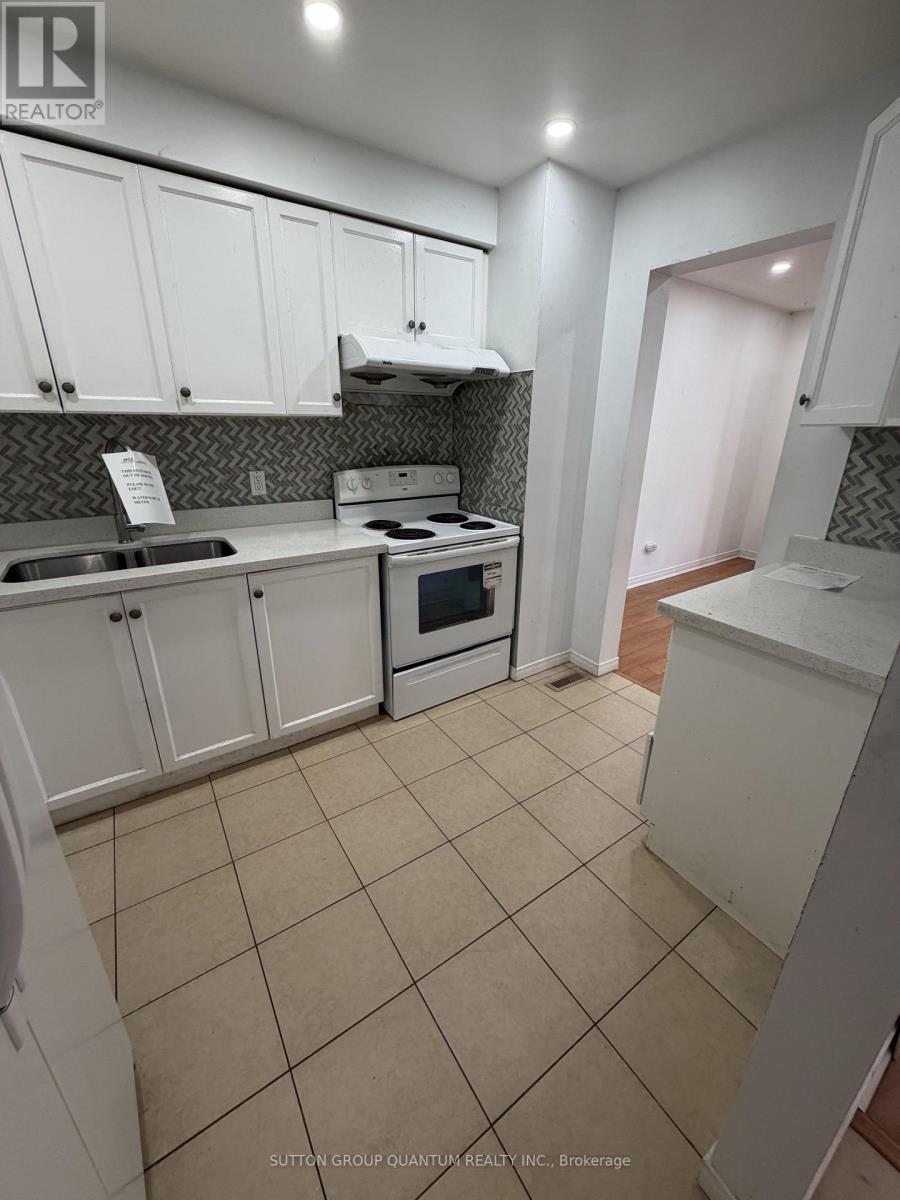 48 Carleton Place S, Brampton, Ontario  L6T 3Z4 - Photo 8 - W13732762