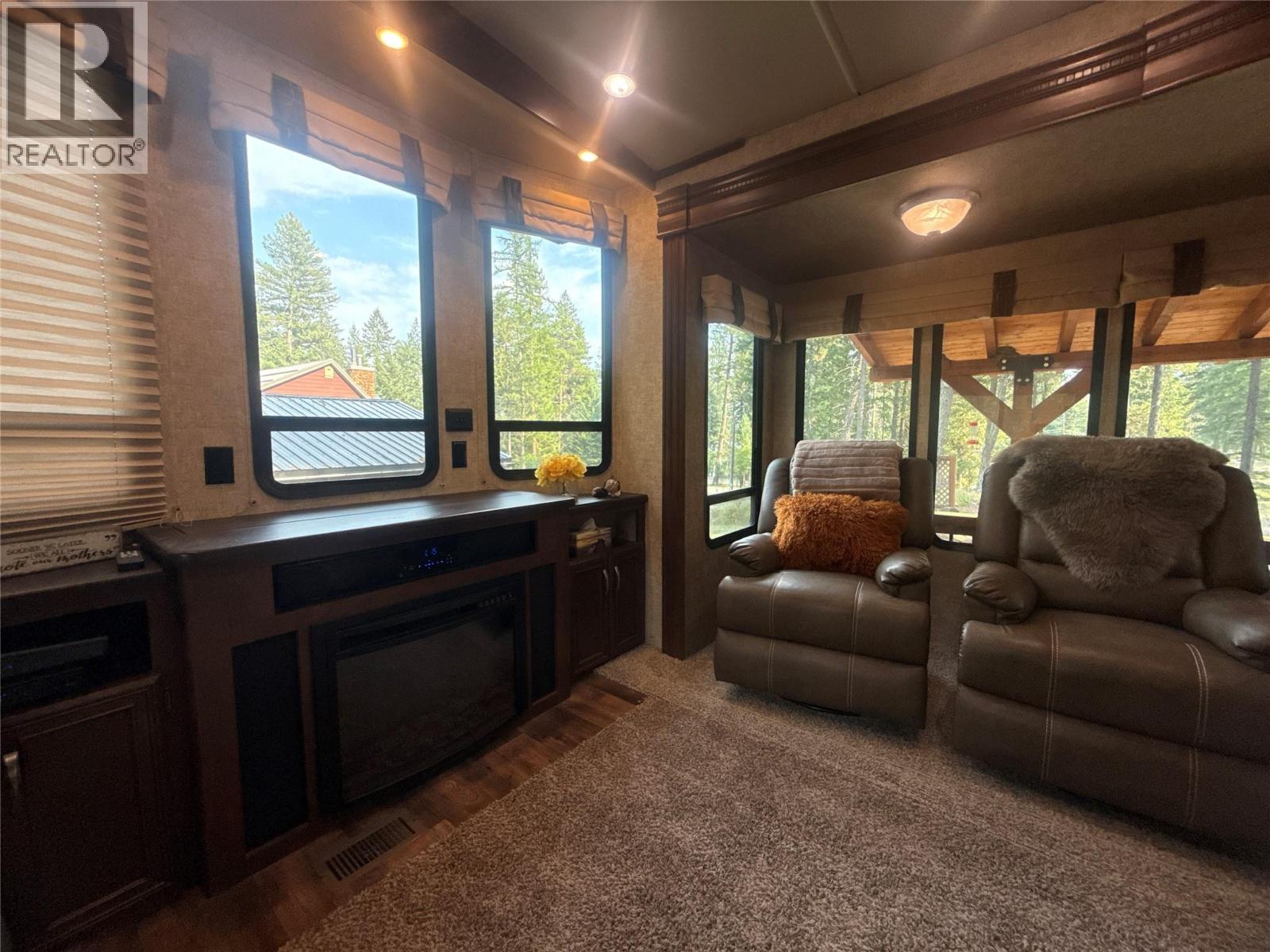 6729 Audia Road, Jaffray, British Columbia  V0B 1T0 - Photo 19 - 10399204