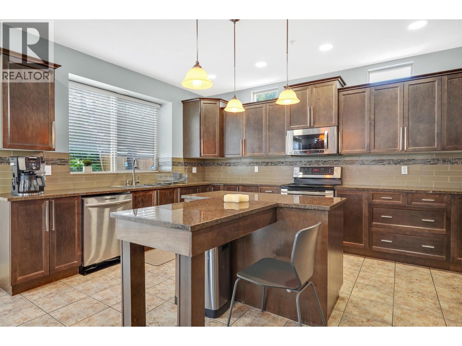 24760 Kimola Drive, Maple Ridge, British Columbia  V2W 0A6 - Photo 6 - R3160255