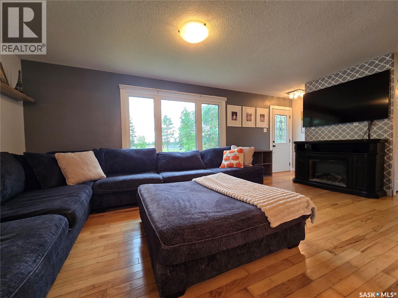 1205 Douglas Road, Weyburn, Saskatchewan  S4H 2P9 - Photo 11 - SK047176