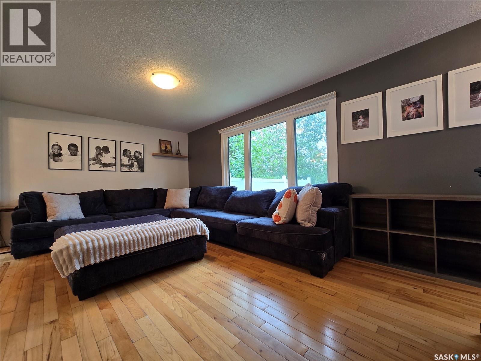 1205 Douglas Road, Weyburn, Saskatchewan  S4H 2P9 - Photo 12 - SK047176