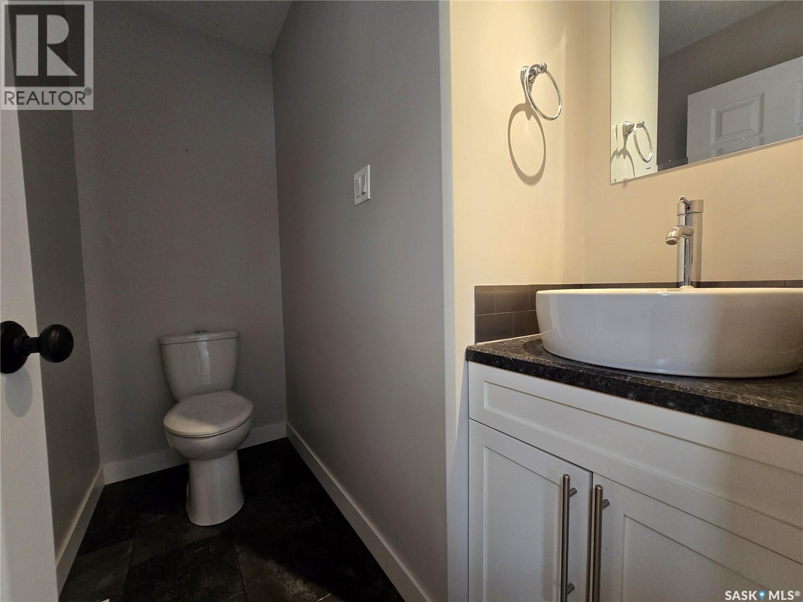 1205 Douglas Road, Weyburn, Saskatchewan  S4H 2P9 - Photo 17 - SK047176