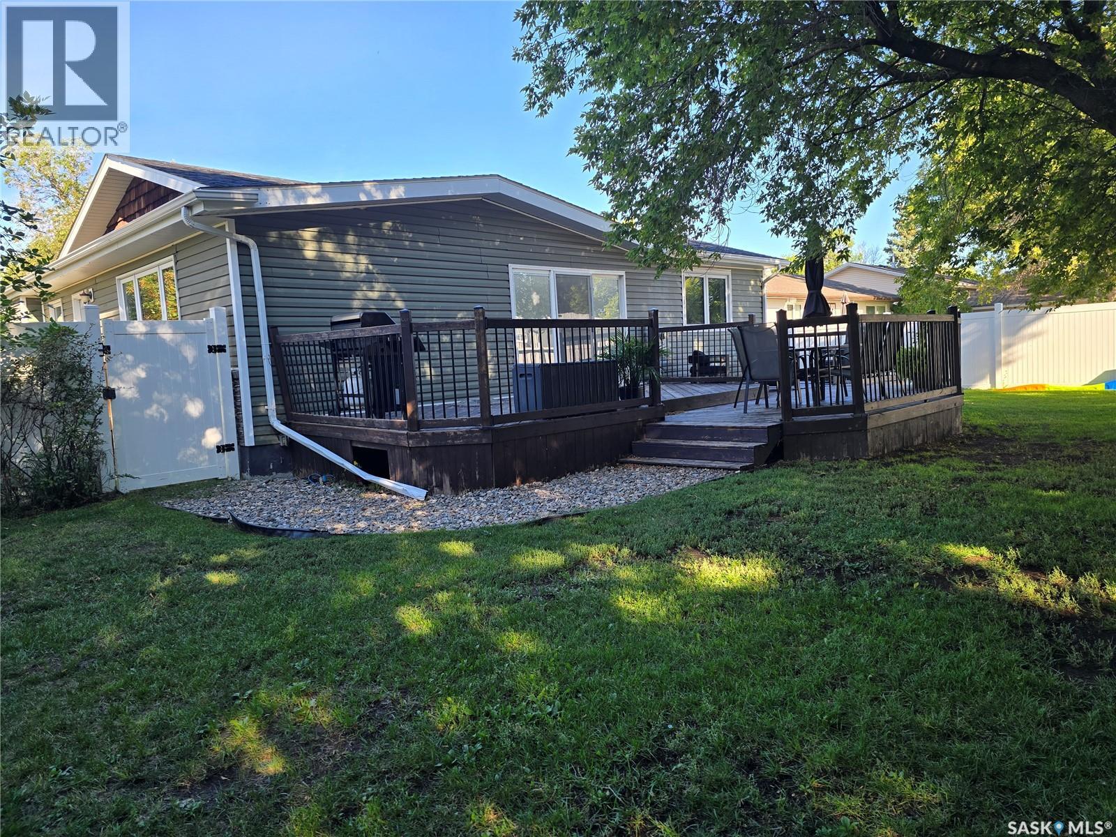 1205 Douglas Road, Weyburn, Saskatchewan  S4H 2P9 - Photo 34 - SK047176