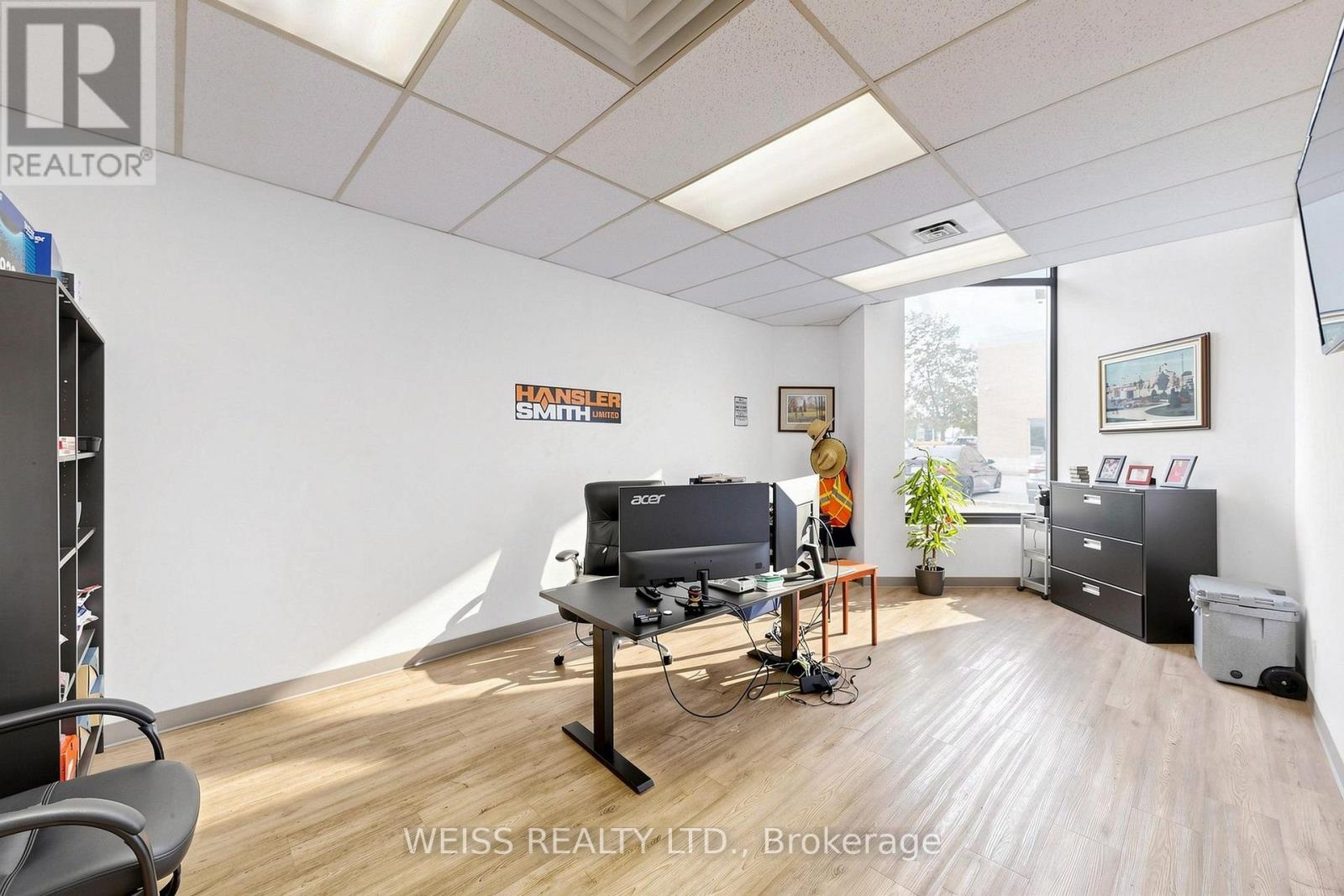 1581 Courtneypark Drive E, Mississauga, Ontario  L5T 1V9 - Photo 12 - W13697284