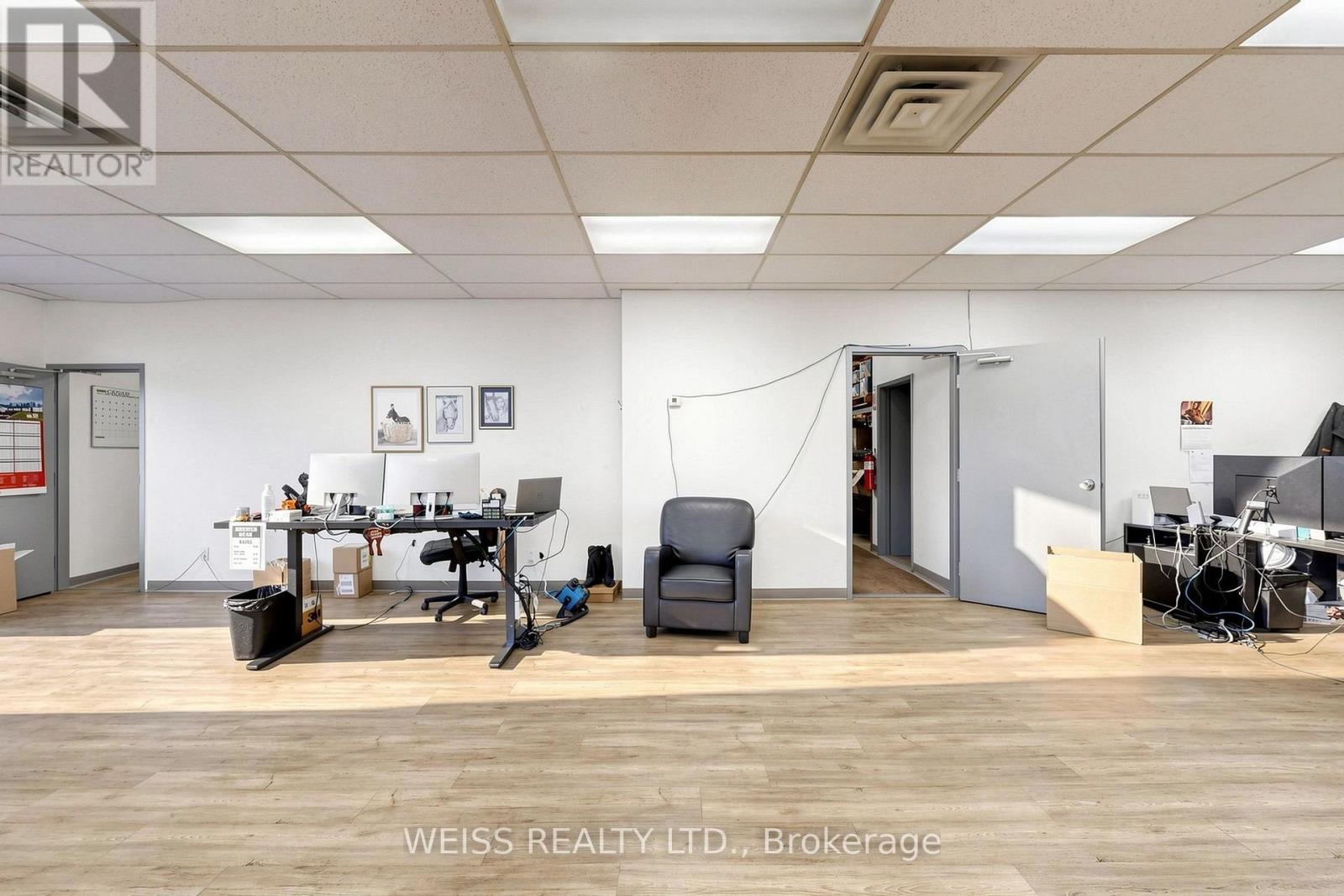 1581 Courtneypark Drive E, Mississauga, Ontario  L5T 1V9 - Photo 11 - W13697284