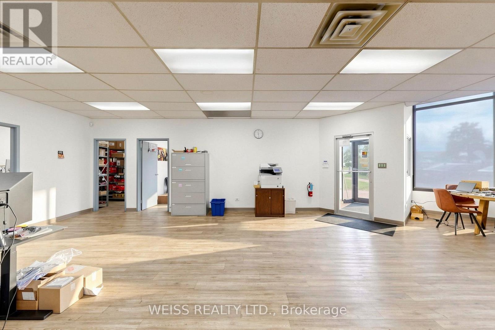 1581 Courtneypark Drive E, Mississauga, Ontario  L5T 1V9 - Photo 4 - W13697284