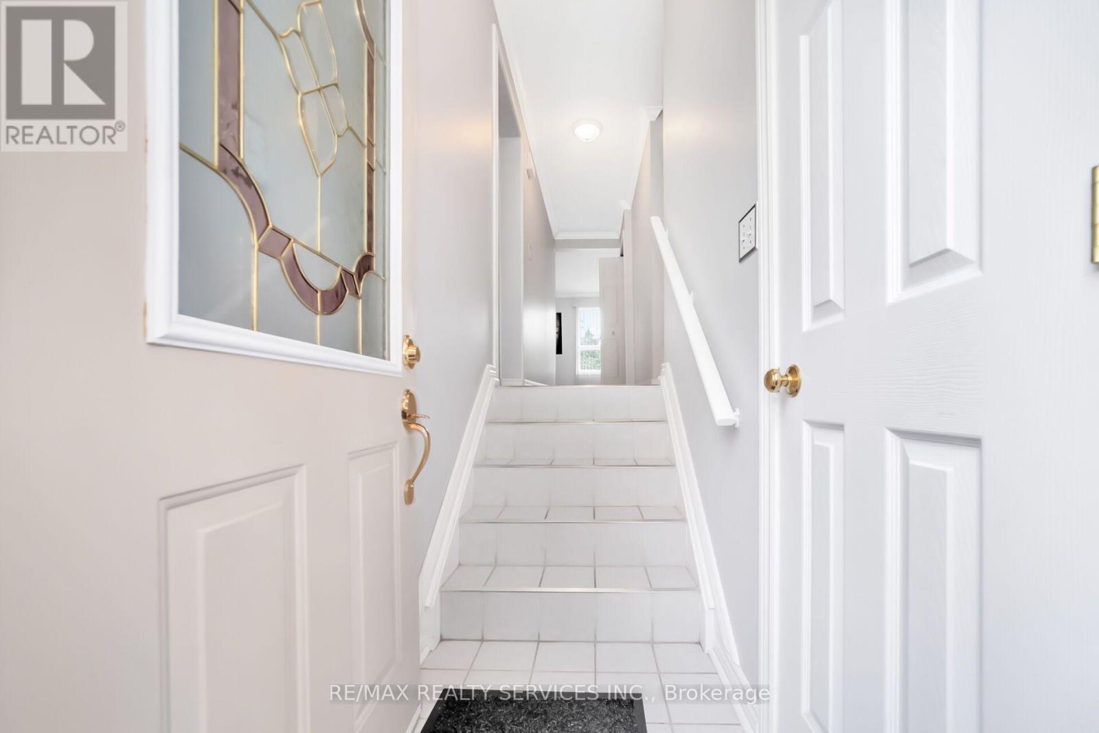 68 - 68 Baronwood Court, Brampton, Ontario  L6V 3H7 - Photo 6 - W13731740