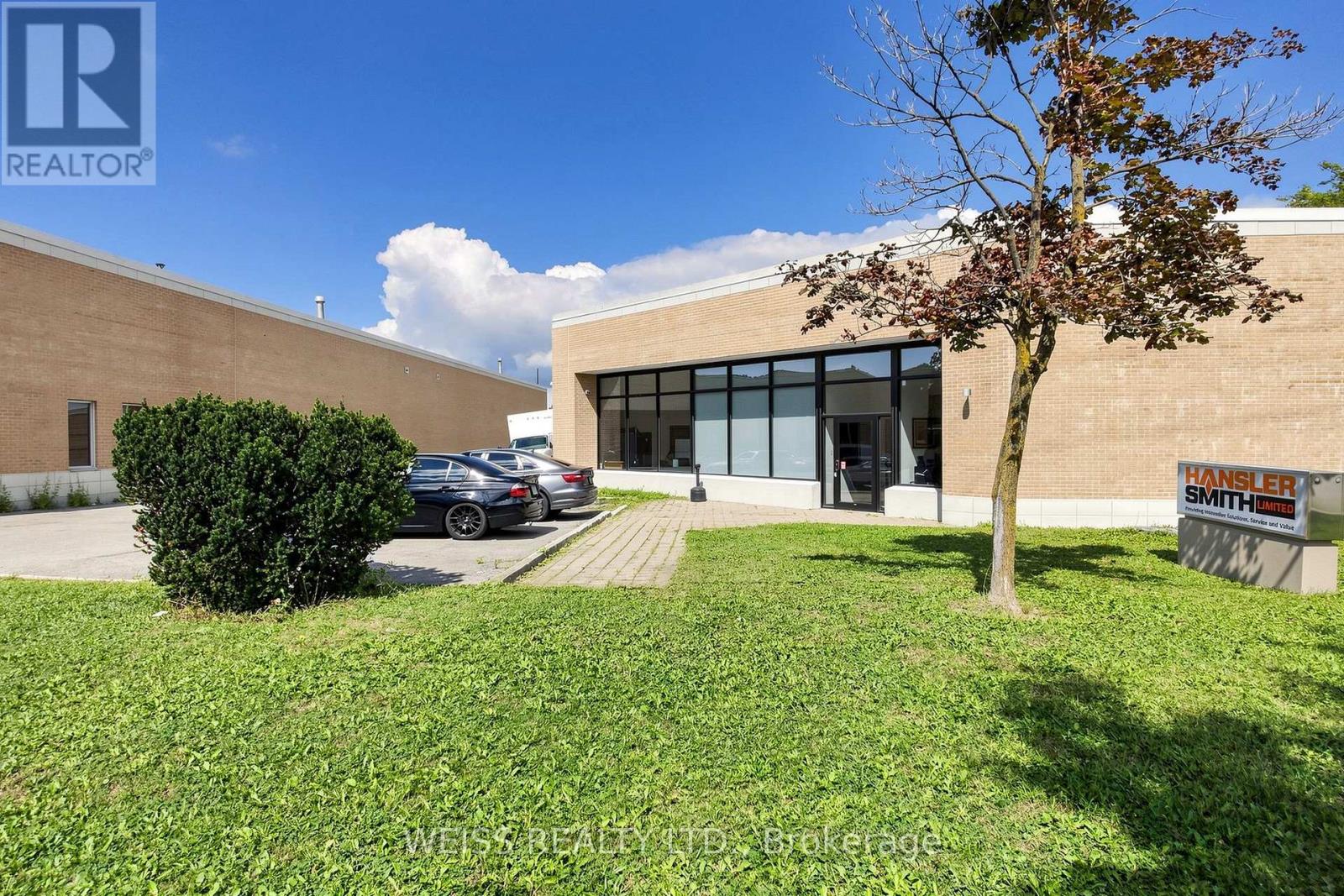 1581 Courtneypark Drive E, Mississauga, Ontario  L5T 1V9 - Photo 2 - W13697284