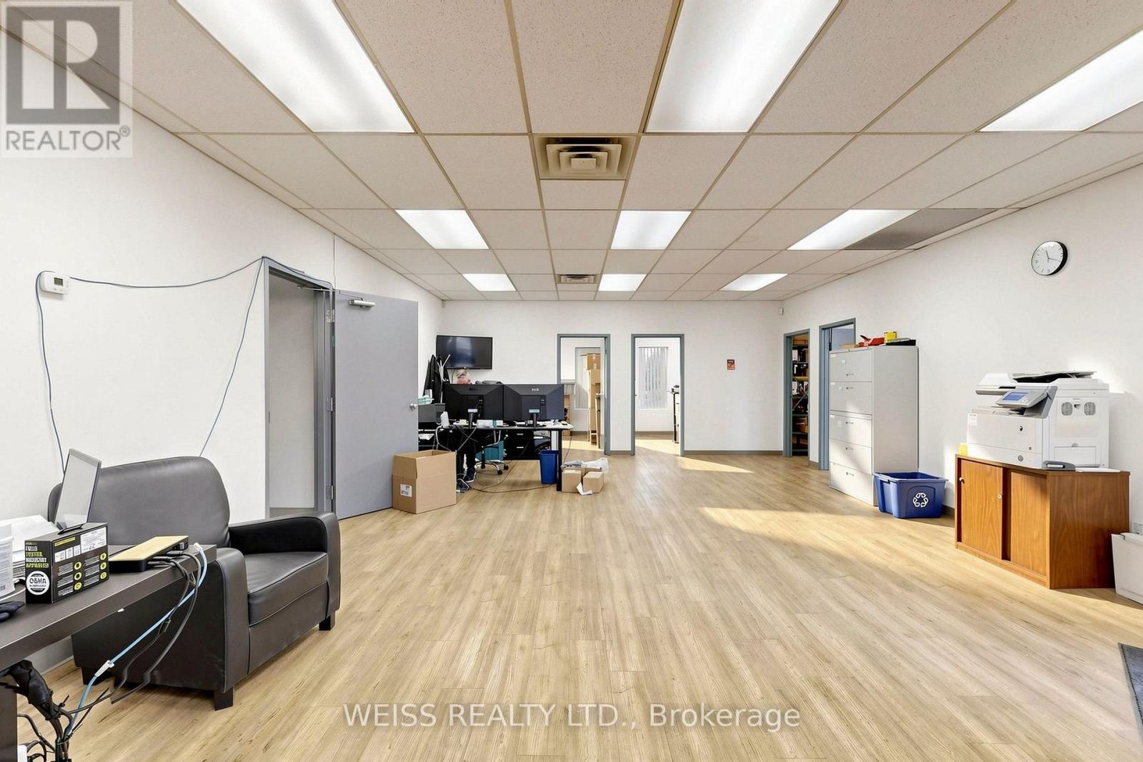 1581 Courtneypark Drive E, Mississauga, Ontario  L5T 1V9 - Photo 7 - W13697284