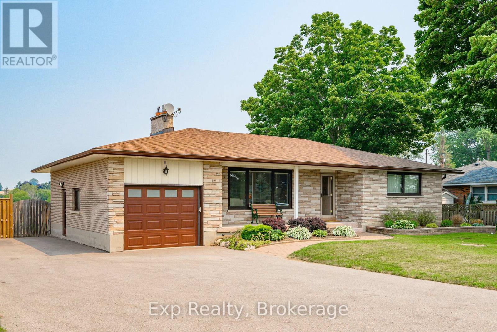 1325 Townline Road N, Clarington, Ontario  L1H 8L7 - Photo 2 - E13733050