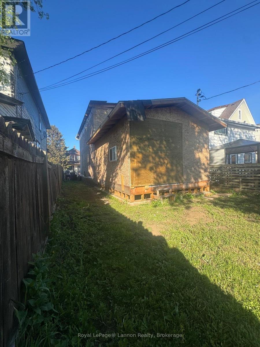 525 Mcintosh Street, Thunder Bay, Ontario  P7C 3A1 - Photo 10 - X13422092