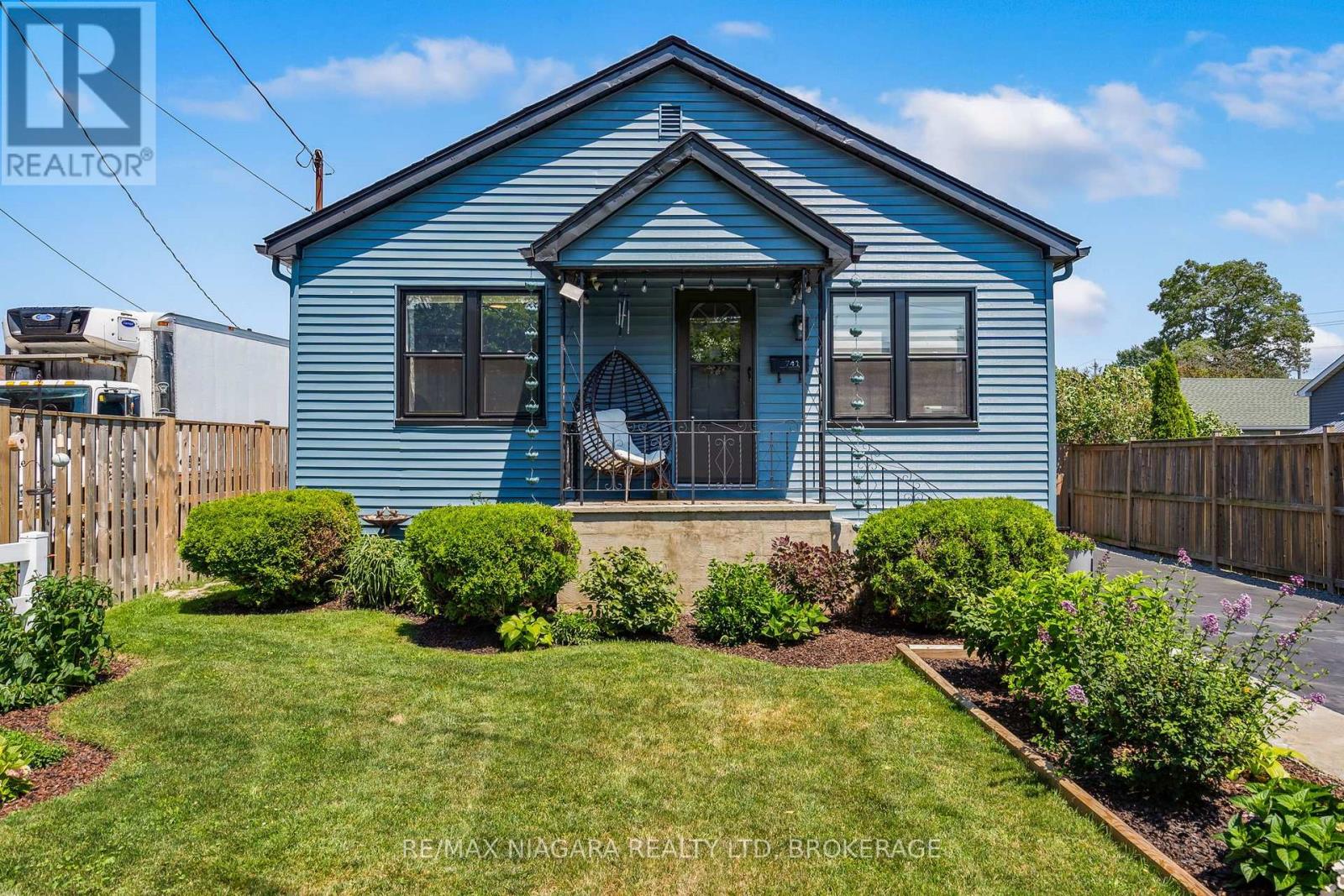 741 Elm Street, Port Colborne, Ontario  L3K 4R2 - Photo 1 - X13733012
