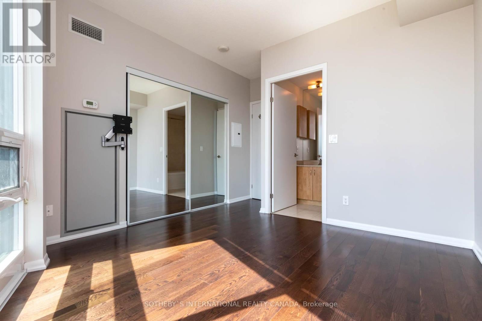 2904 - 215 Fort York Boulevard, Toronto, Ontario  M5V 4A2 - Photo 11 - C13732818