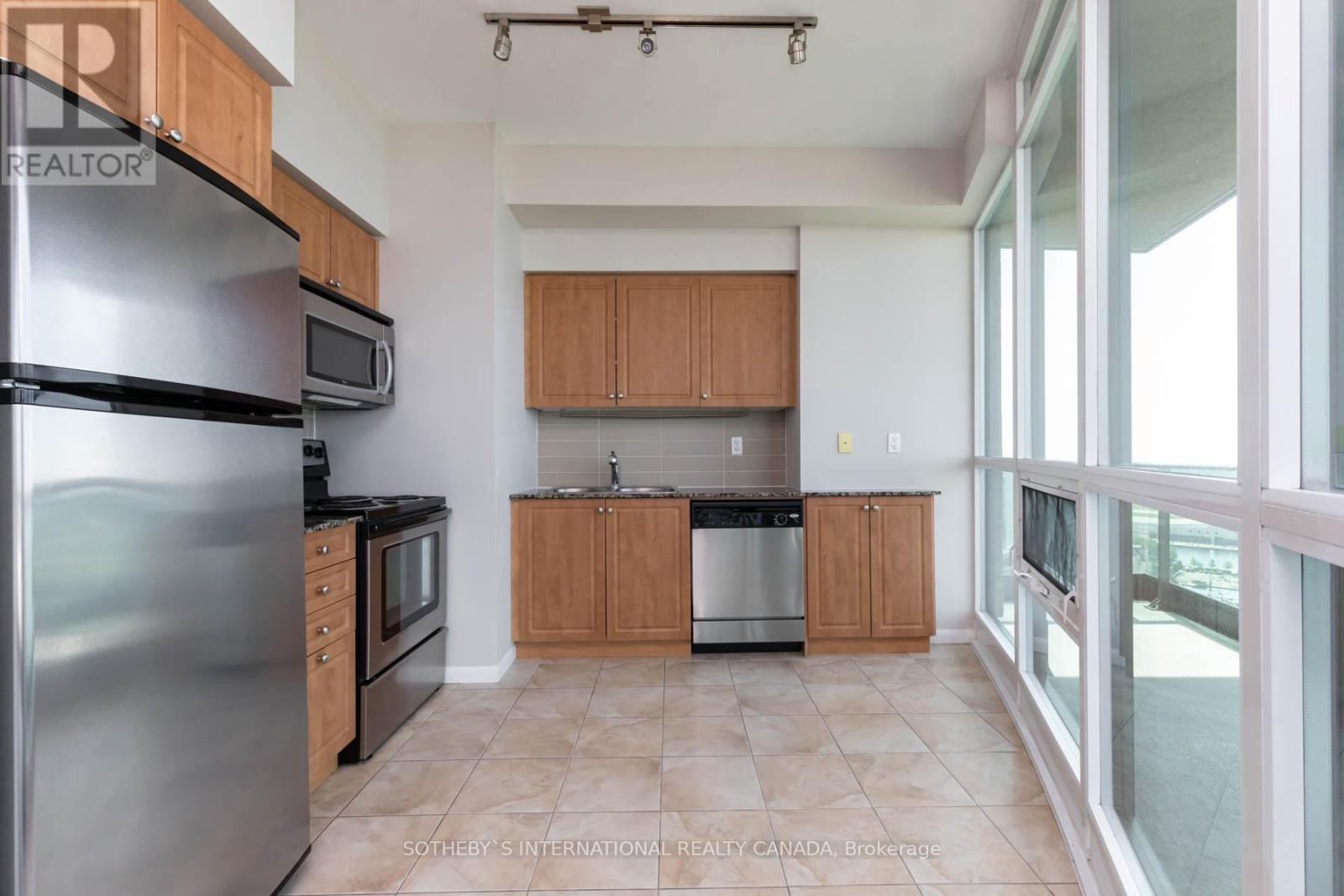 2904 - 215 Fort York Boulevard, Toronto, Ontario  M5V 4A2 - Photo 6 - C13732818