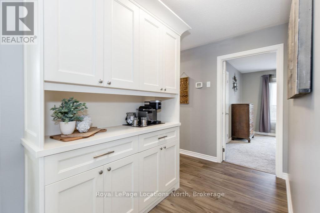 1094 River Road W, Wasaga Beach, Ontario  L9Z 2W7 - Photo 15 - S13732974
