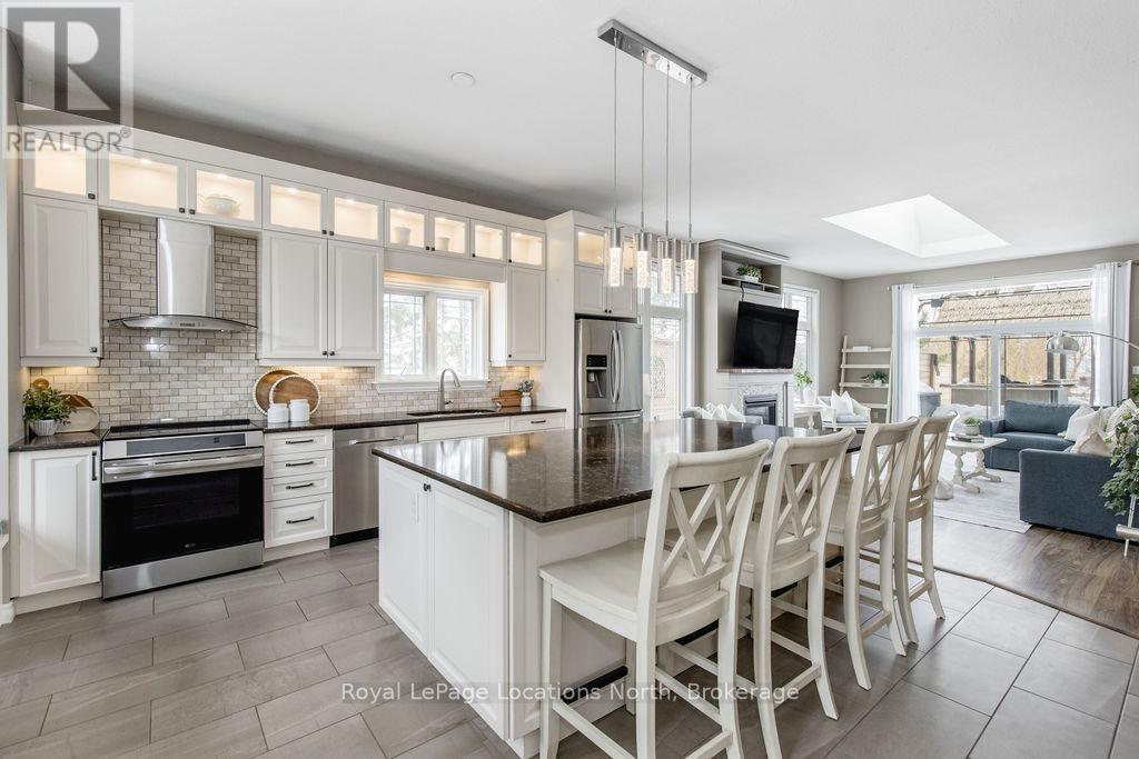 1094 River Road W, Wasaga Beach, Ontario  L9Z 2W7 - Photo 3 - S13732974