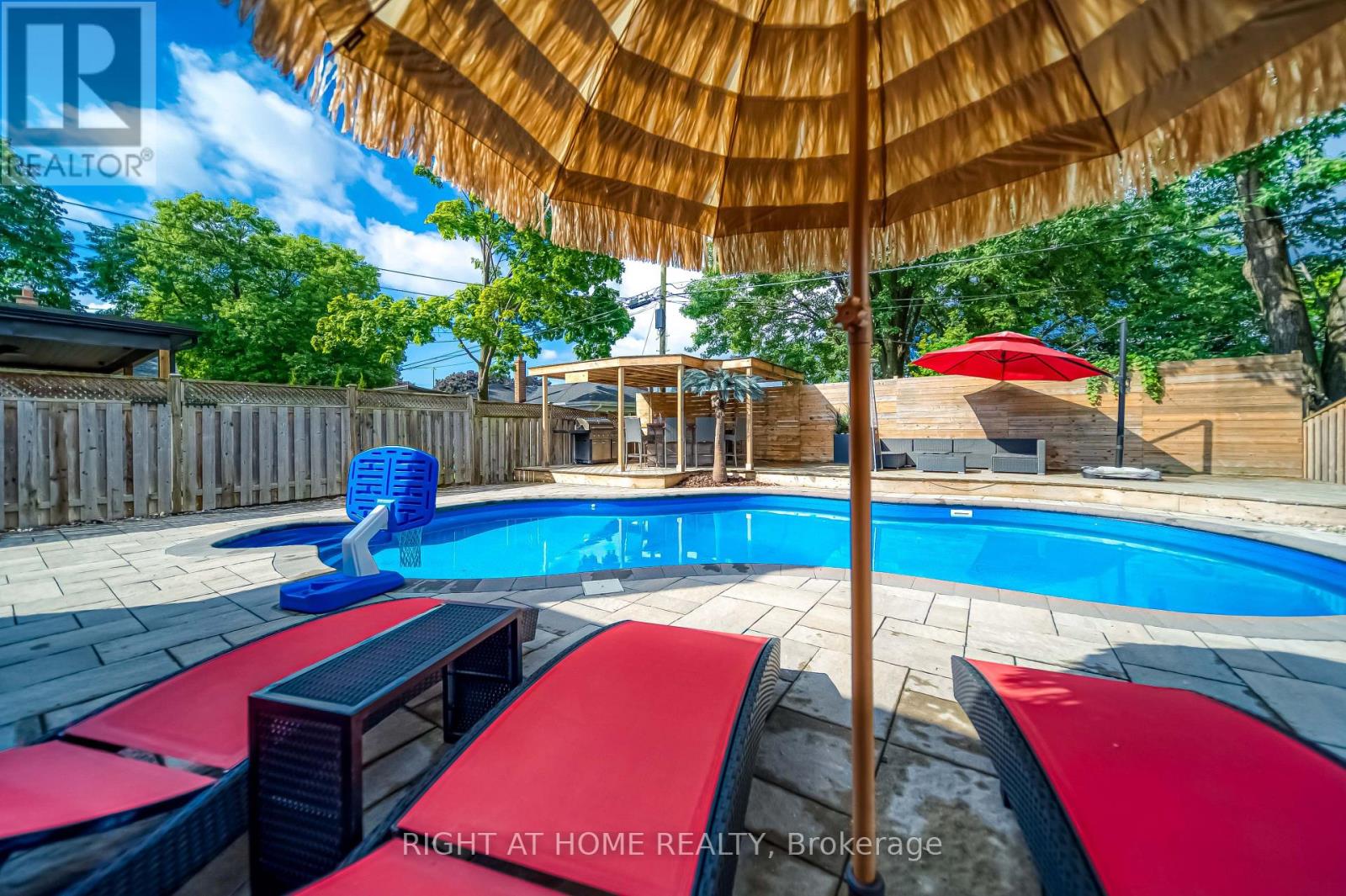76 Wishing Well Drive, Toronto, Ontario  M1T 1J3 - Photo 3 - E13732812