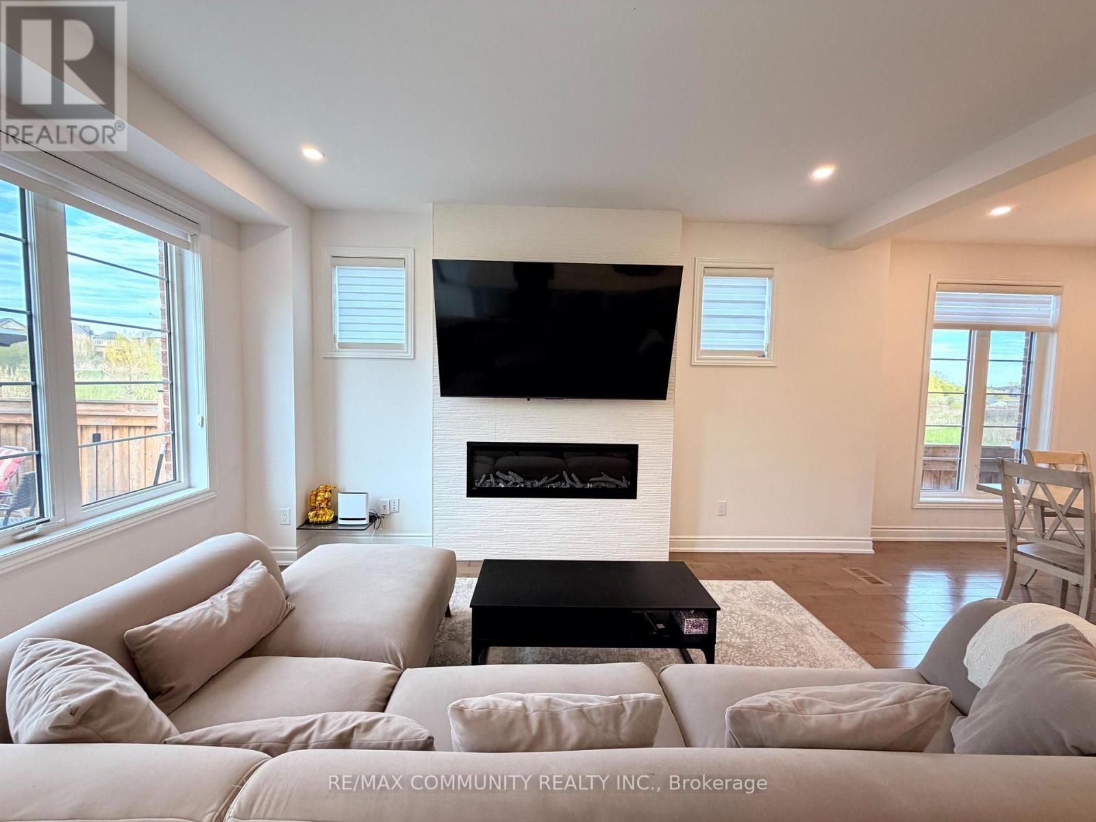 2557 Bandsman Crescent, Oshawa, Ontario  L1L 0M2 - Photo 10 - E13732852