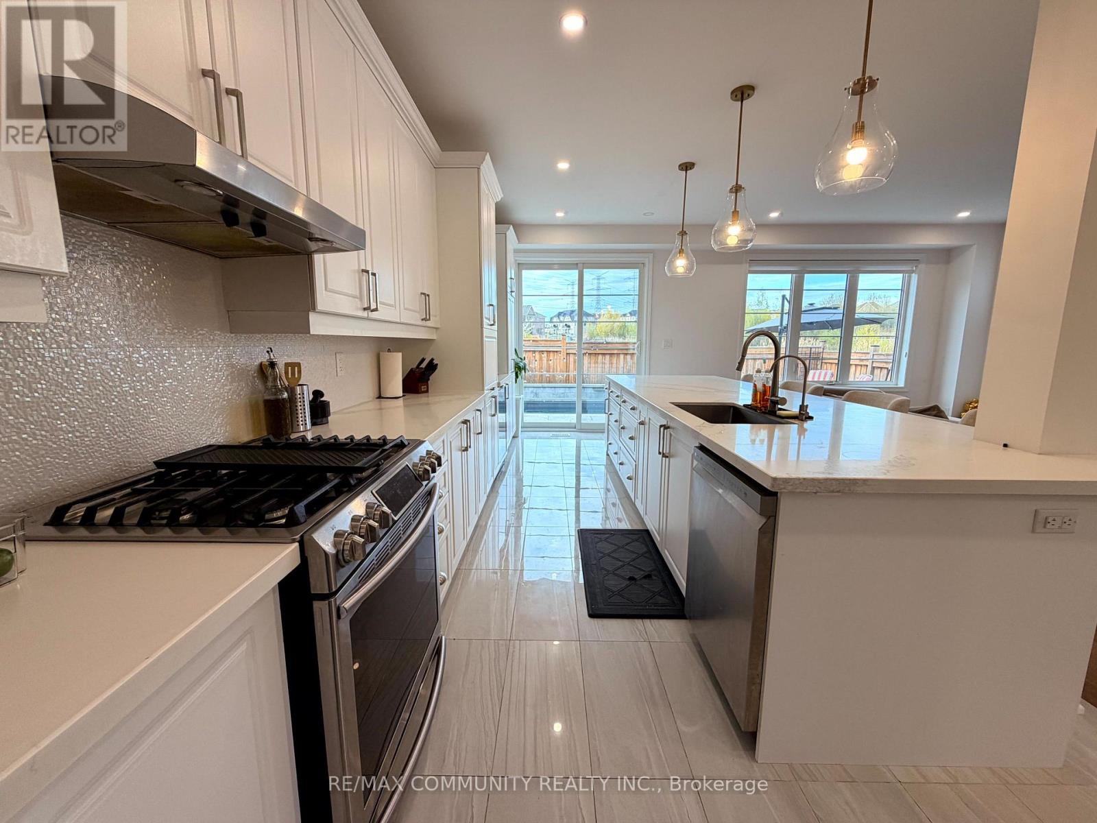 2557 Bandsman Crescent, Oshawa, Ontario  L1L 0M2 - Photo 14 - E13732852