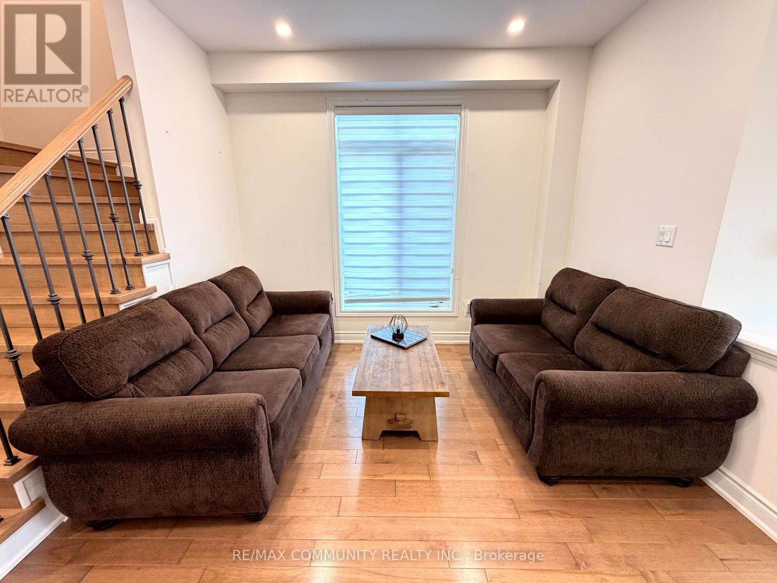 2557 Bandsman Crescent, Oshawa, Ontario  L1L 0M2 - Photo 3 - E13732852