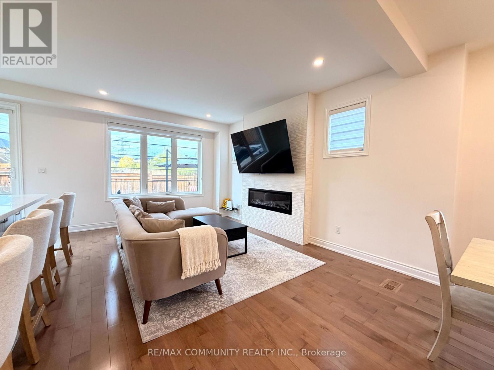 2557 Bandsman Crescent, Oshawa, Ontario  L1L 0M2 - Photo 9 - E13732852