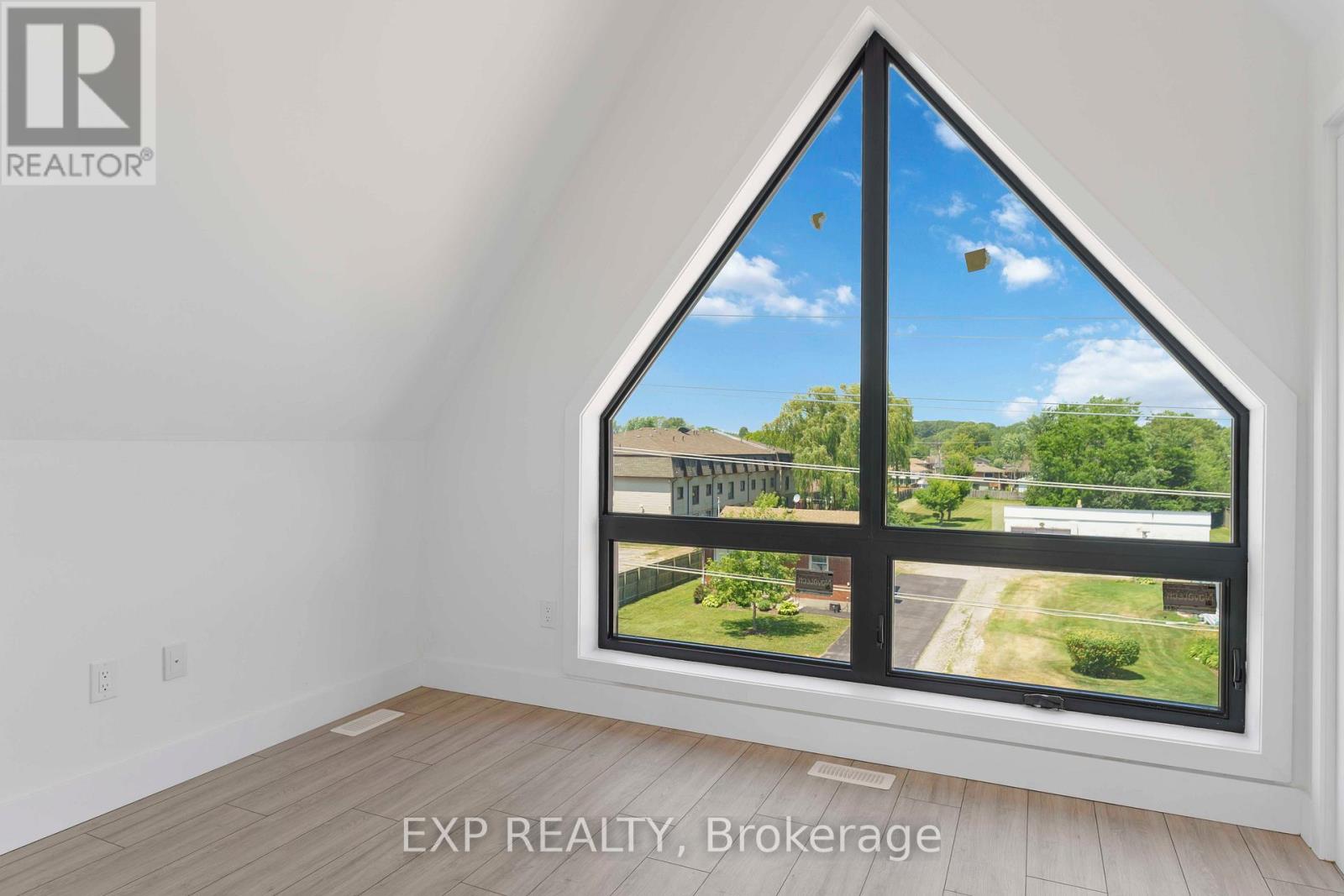 306 - 7277 WILSON CRESCENT, Niagara Falls, Ontario